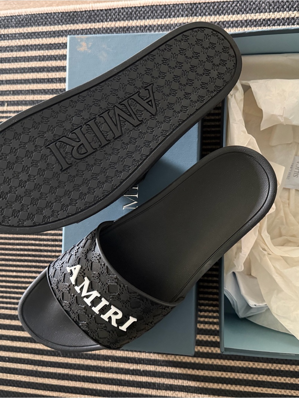 AMIRI Black Lace-Detail Logo Slide Sandals - Picture 4 of 5